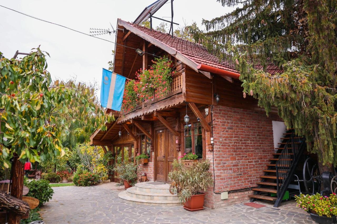 Tuenderkert Apartman Debrecen Bagian luar foto