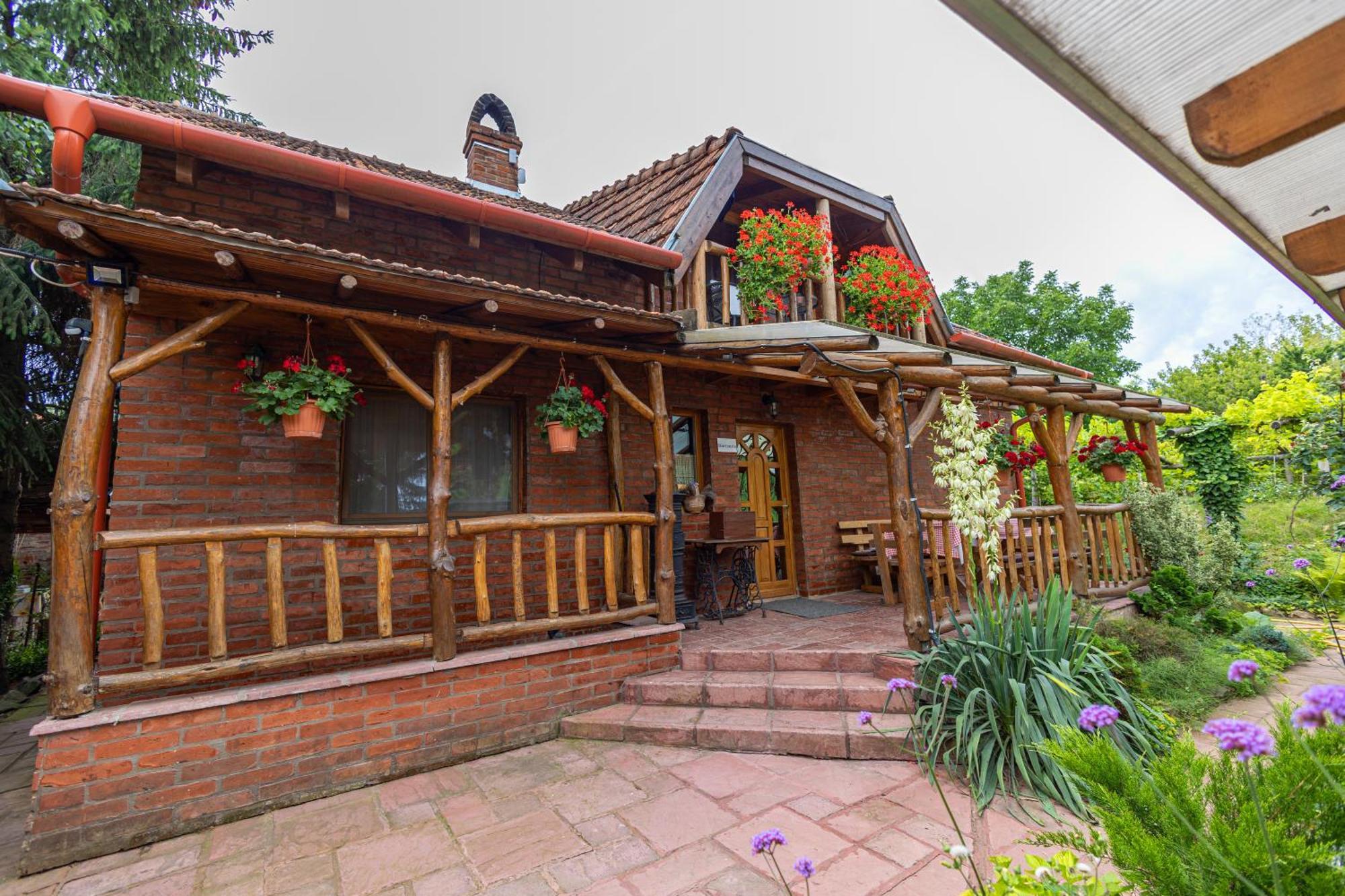 Tuenderkert Apartman Debrecen Bagian luar foto