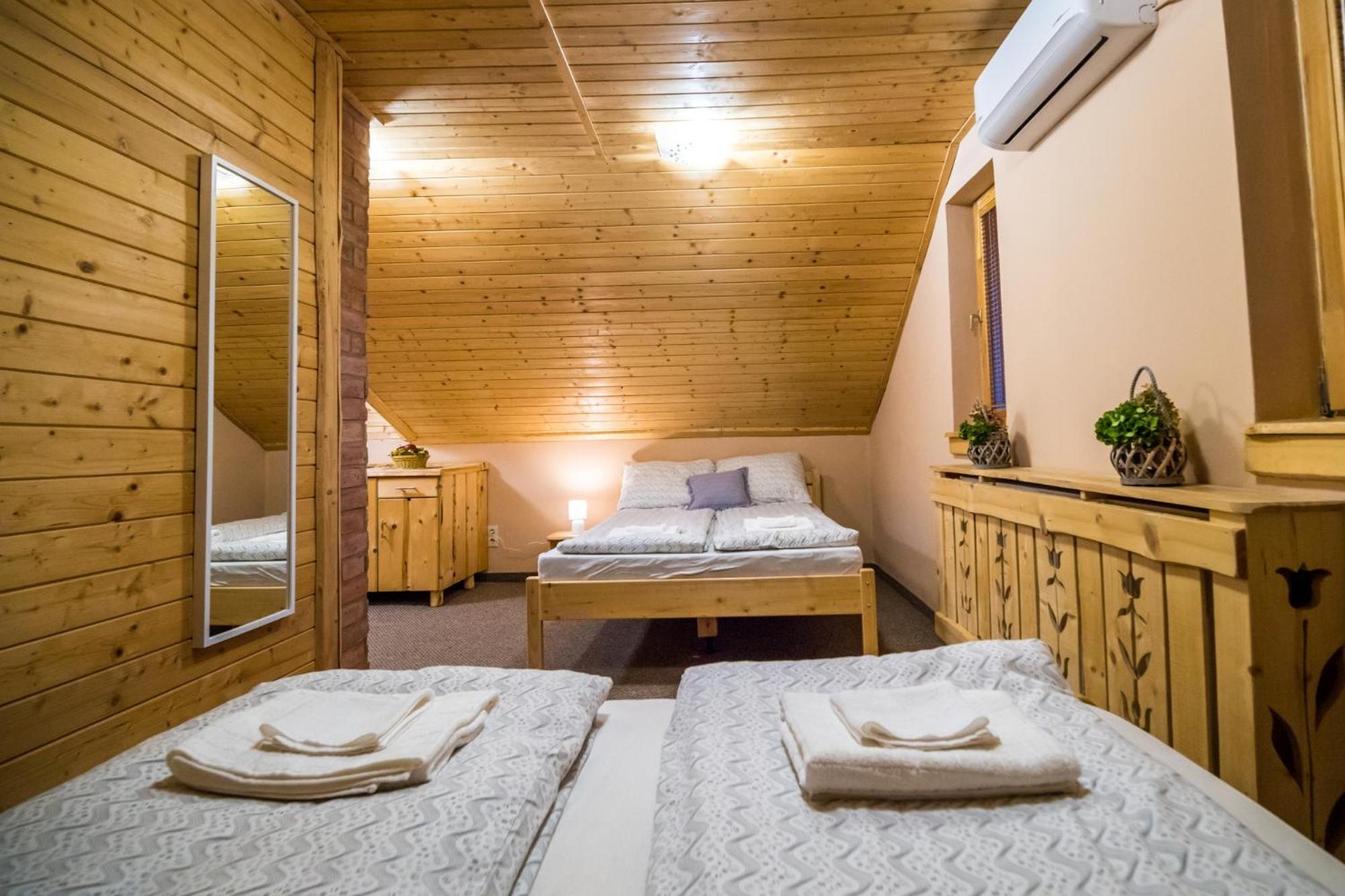 Tuenderkert Apartman Debrecen Bagian luar foto